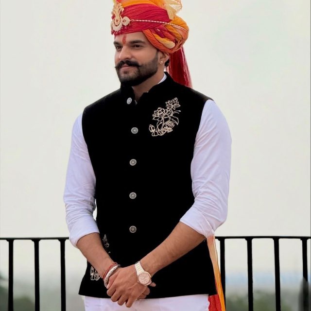 Trading with Ns Logo